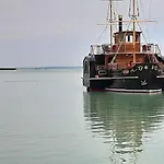 - Balaton 20230 펜션