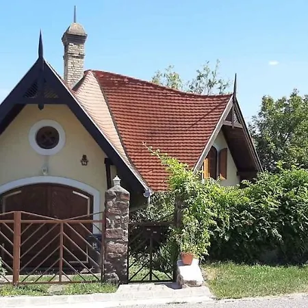 - Balaton 20230 Nyaraló *